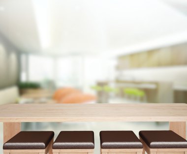 Top masa ve bina, arka plan bulanıklık