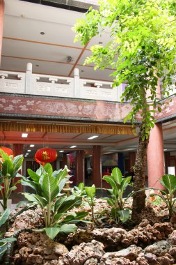 ağaçlar Çin Tapınağı kapalı