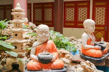 Çin tapınağın acemi