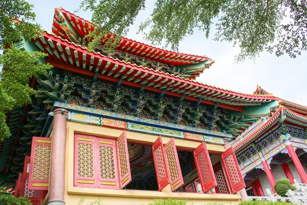 Pavilhão chinês no templo chinês — Fotografia de Stock