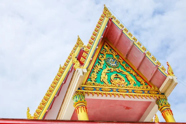 Průčelí chrámu v perspektivě — Stock fotografie