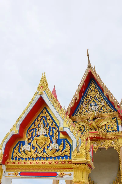 Dois Templo fachada no fundo branco — Fotografia de Stock