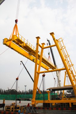crane installation industry clipart