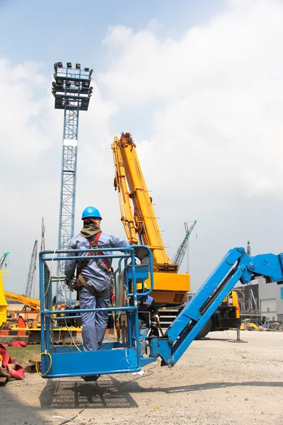 Trabajador en el tranvía — Foto de Stock