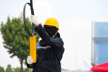 işçi tarafından uzaktan kolu