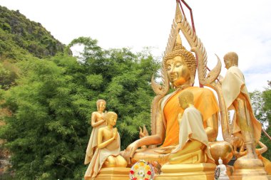 uydu ile altın Buddha