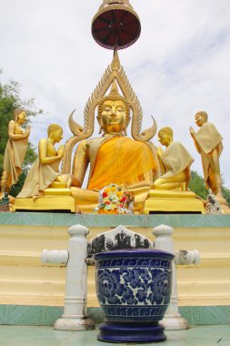 Buddha tütsü brülör ile ön planda tutuldu