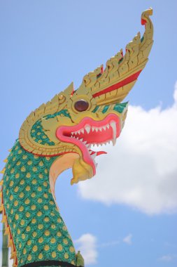 Kral Nagas gökyüzü üzerinde