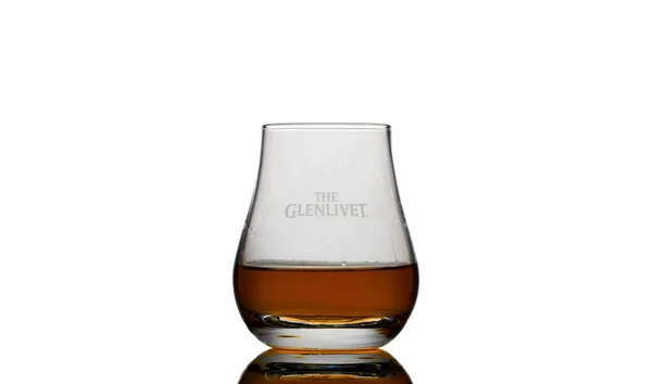 Glenlivet Single Malt Speyside Scotch Whisky Fond Blanc — Photo
