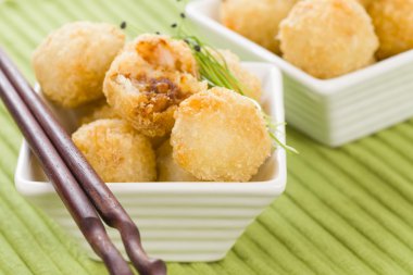 Katsu tavuk topları