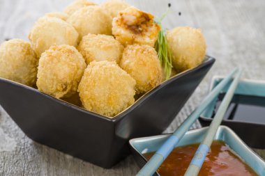 Katsu tavuk topları