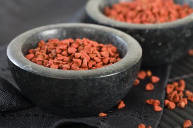 Annatto tohumlar bir kasede