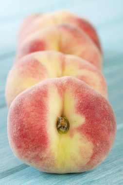 Tatlı Satürn şeftali