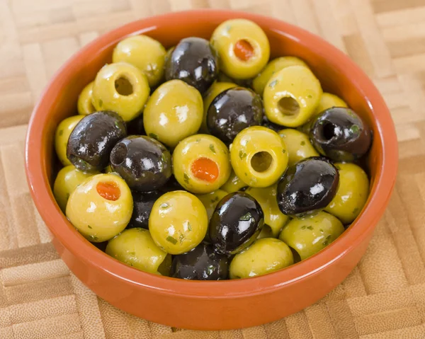 Una ciotola di olive — Foto Stock