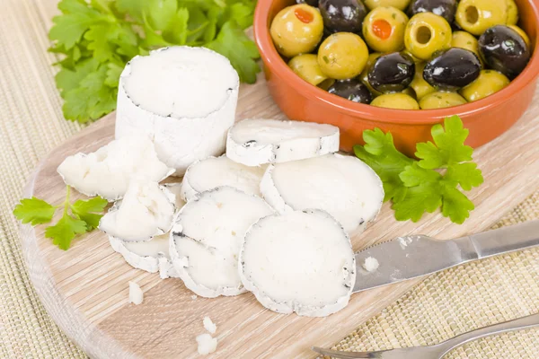 Goat's Cheese and Olives — Stock Photo, Image