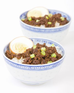 Tayvanlı kızarmış domuz eti pilav