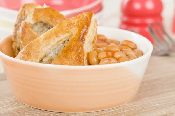 Sausage Roll and Baked Beans — Stock Photo, Image