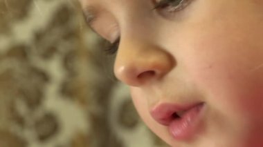 Çok güzel Bayan okumak duygusal. Portre. 4 k Ultrahd, Uhd