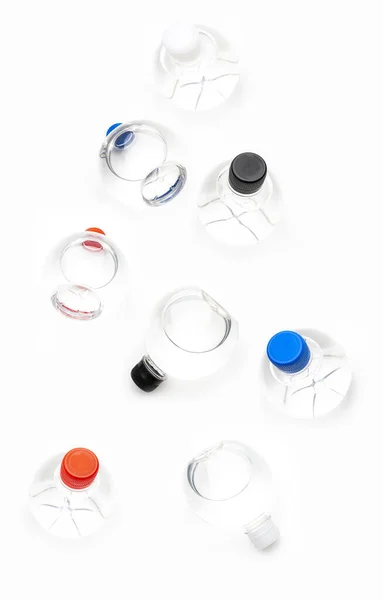 Fondo Botellas Agua Esférica Transparente Con Tapas Colores — Foto de Stock