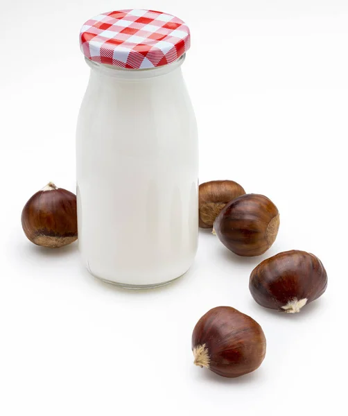 Eine Flasche Kastanienmilch Isoliert Auf Weißem Hintergrund — Stockfoto