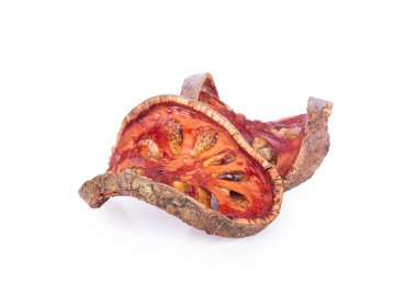 Beyaz arka plan üzerinde izole kurutulmuş Ayva