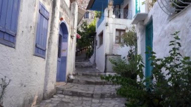 Anafiotika 'da Yunanistan sokakları, eski Yunan mimari tarzı. Akdeniz adası şehir köyü