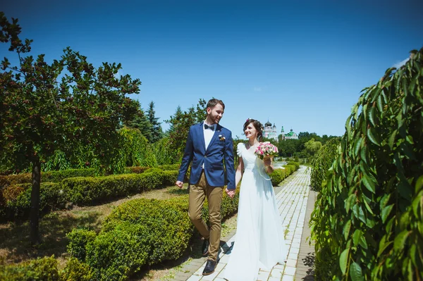 Gelukkige paar, bruiloft, natuur, liefde, — Stockfoto