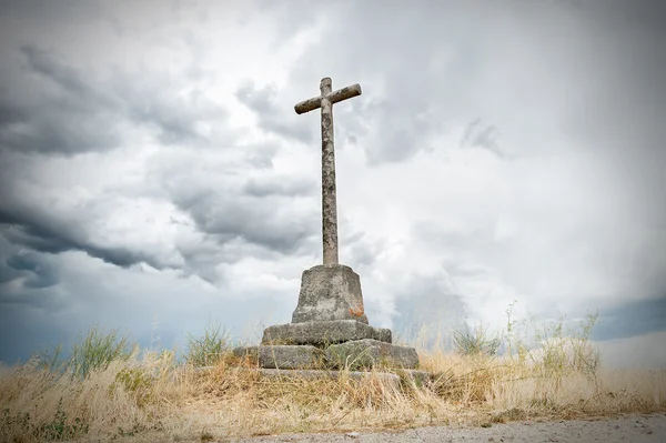 Cruz de piedra —  Fotos de Stock