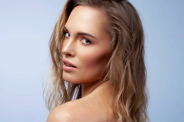 Beautiful Blonde Wavy Hair Close Skin Care Nude Makeup — Stock Photo, Image