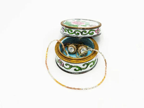 Rustikální Ročník Kolo Šperky Porcelán Dekorativní Květinové Věnec Box Bílém — Stock fotografie