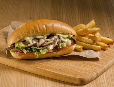 Selam sandviç kesme tahtası üzerinde