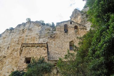 Tobera kasabası, İspanya 'nın Burgos eyaletindeki tekil kilise ve şelaleler..