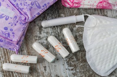 Feminine sanitary products for the menstrual periodv