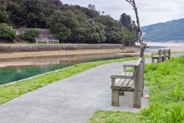 Urdaibai doğa koruma alanındaki Mundaka kasabası, İspanya.