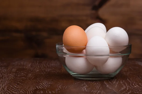 Huevos en plato de cristal — Foto de Stock