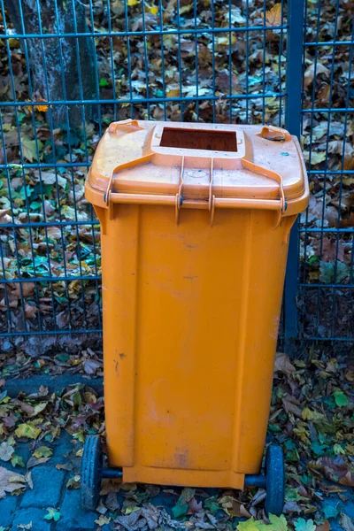 Biologische Afvalbak Met Opening Aan Bovenkant Van Stad — Stockfoto