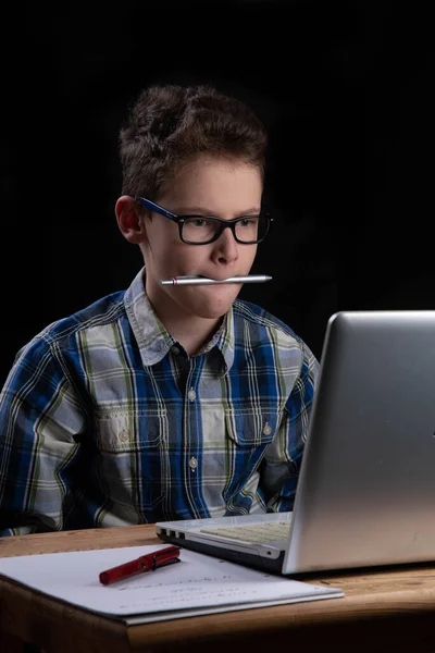 Student Laptop Hause Mit Stift — Stockfoto