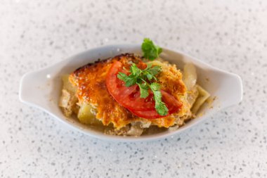 Odaklı yemek, yan yemek.