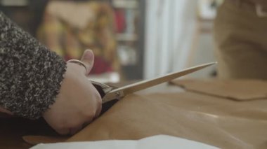 Deri mokasenlerin üretimi