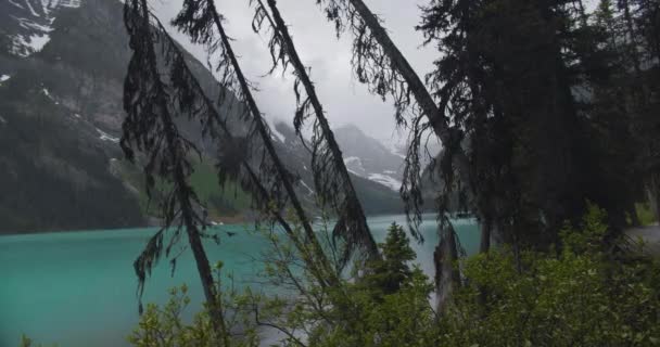 Un hermoso paisaje de montaña — Vídeos de Stock