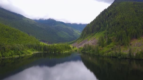 Un beau paysage de montagne — Video