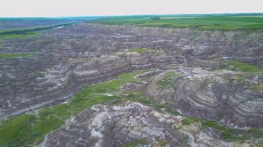 Uçurumların çarpıcı manzarası