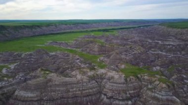 Uçurumların çarpıcı manzarası