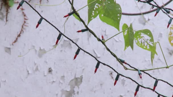 Old decorations forgotten in abandoned building — Stock Video