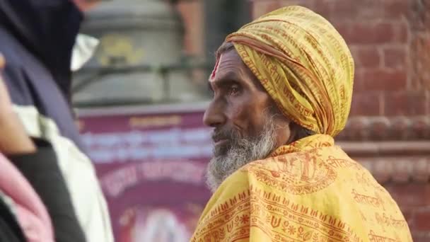 Dagelijkse scènes wandelen rond in Katmandu — Stockvideo