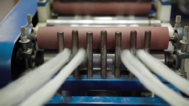 Yarn making process through machines using wool — Αρχείο Βίντεο