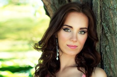 Doğa bir kız portresi