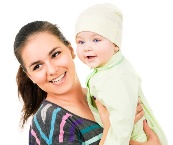 Mooie moeder houden de handen van zijn baby — Stockfoto