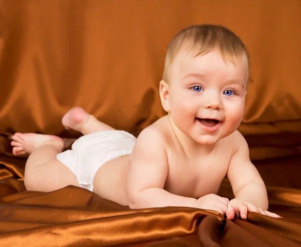 Μικρό μωρό που μπουσουλάει στο φόντο — Φωτογραφία Αρχείου