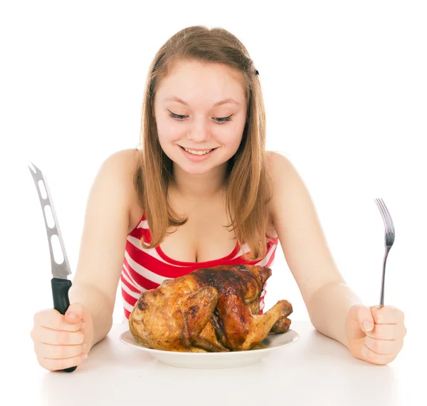 Junges Mädchen auf Diät beginnt, das Huhn zu essen — Stockfoto